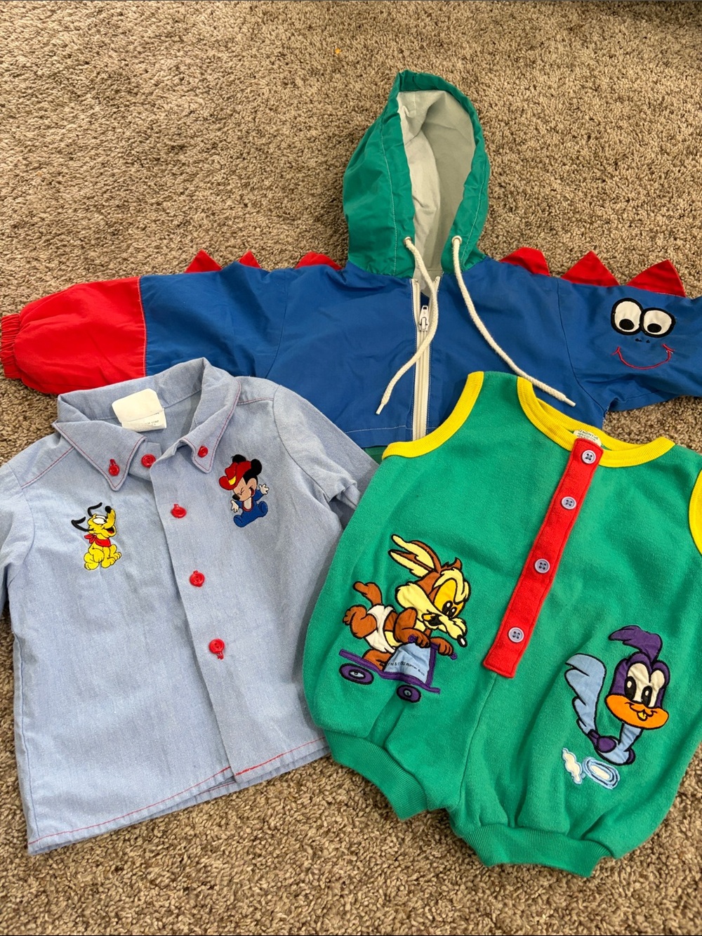 Vintage baby/ toddler’ clothes. Disney, roadrunner